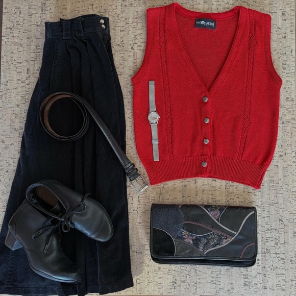 Sag Harbor Tops - Vintage red knit sweater vest